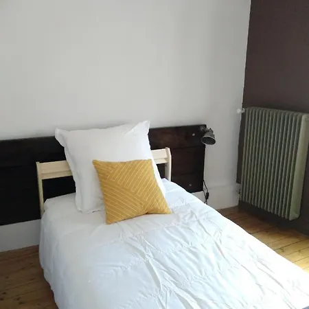 Au Pied De L'Eglise Notre Dame Appartement
